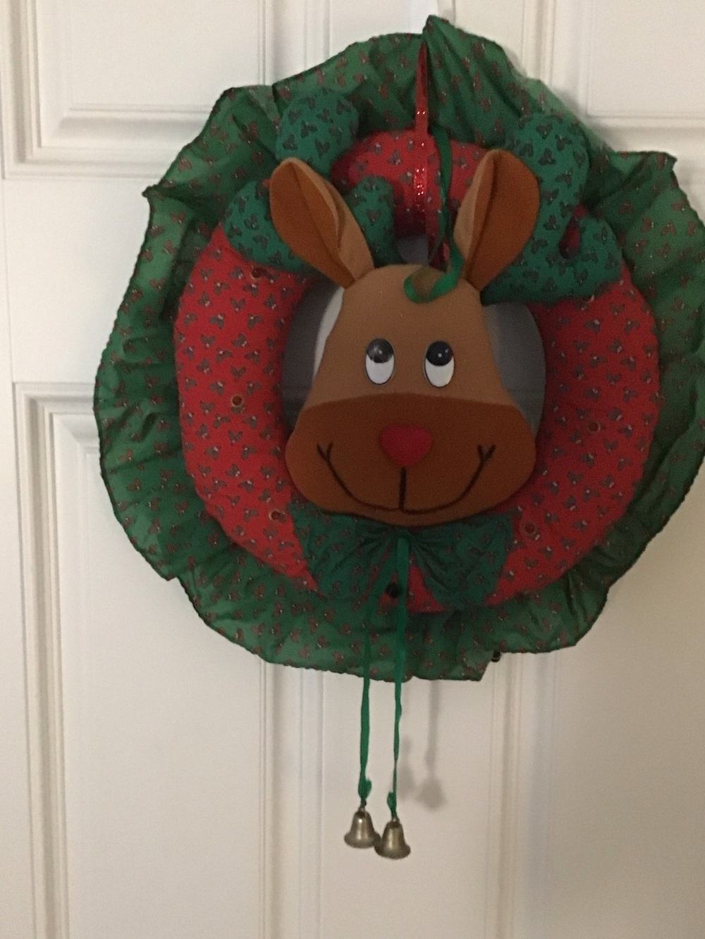 Vintage Festive Reindeer Holiday Wreath - Green & Red ##